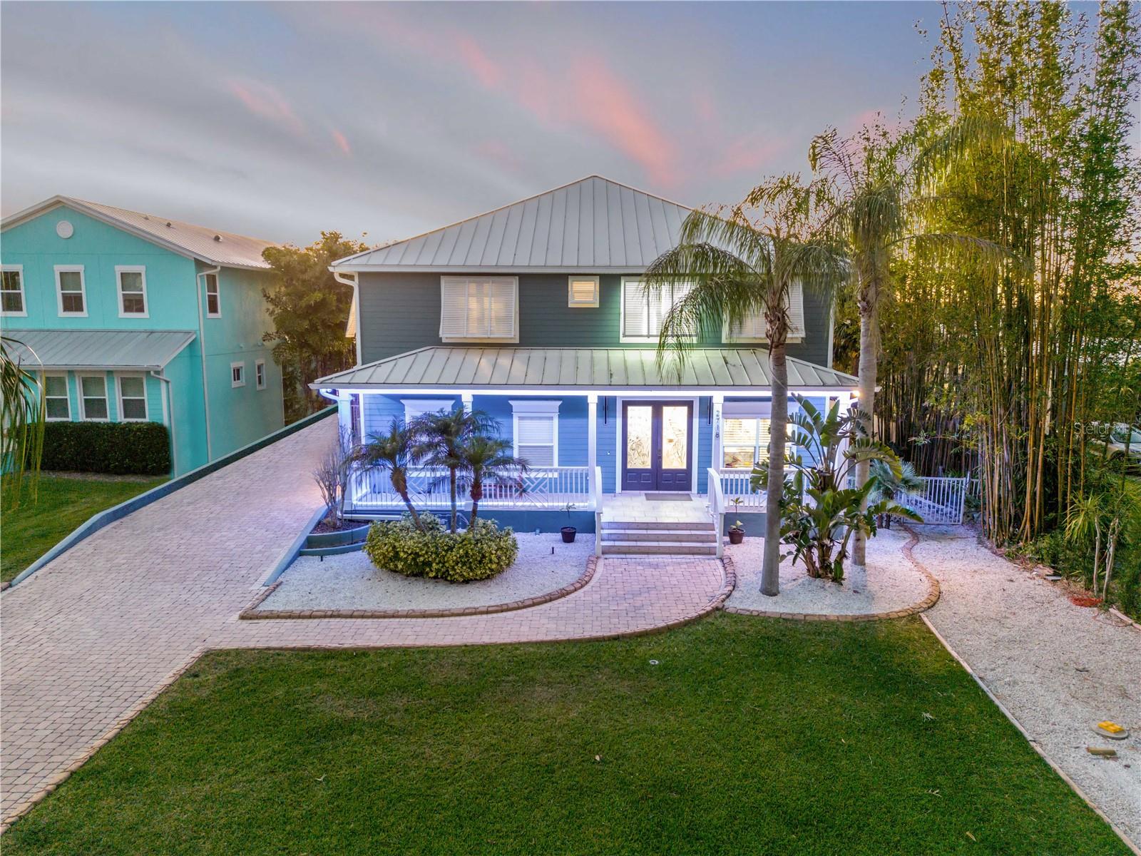 2718 SUNSET DR