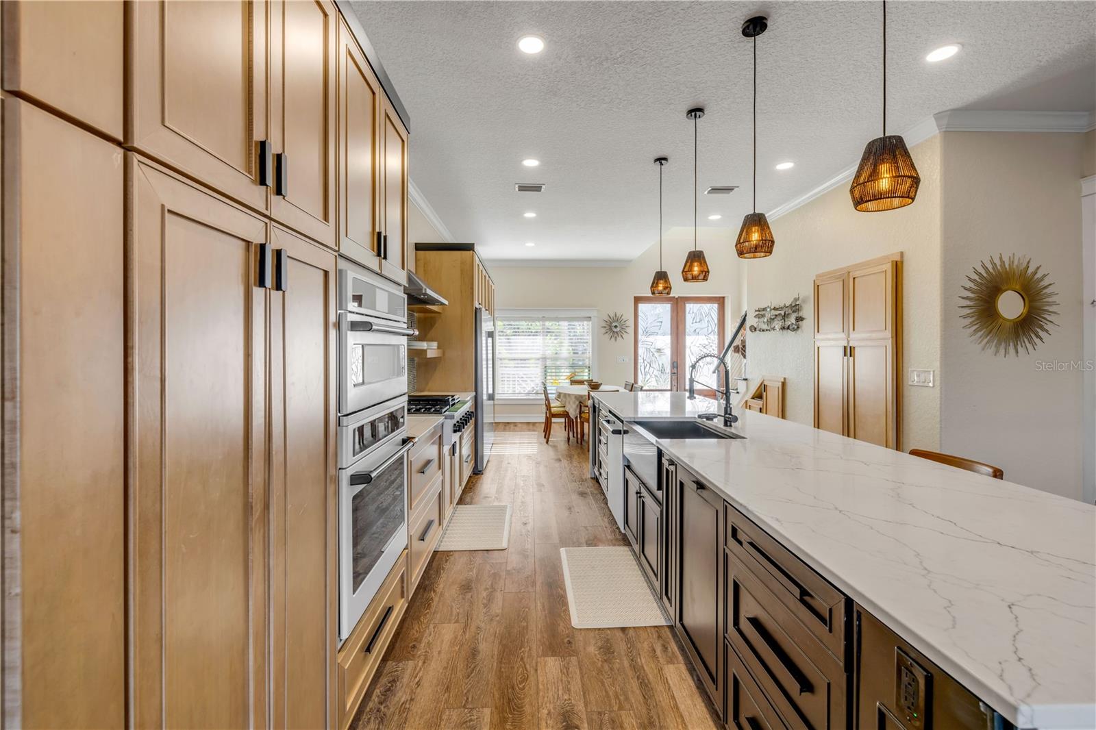 2718 SUNSET DR