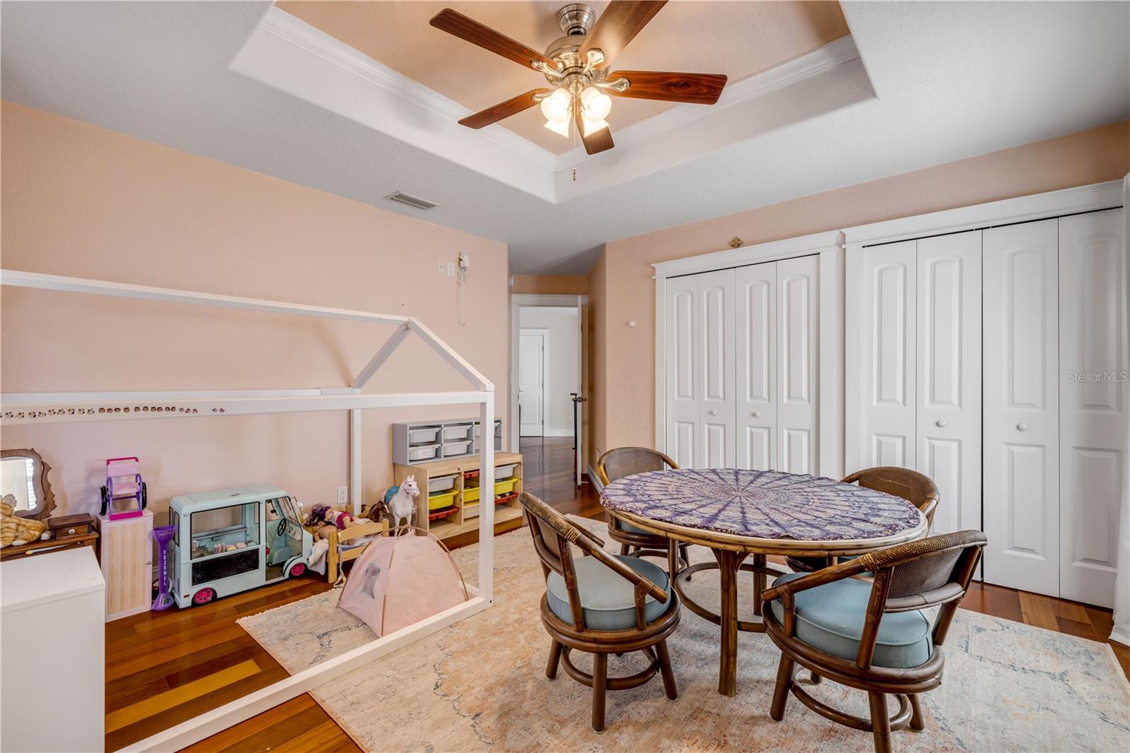 2718 SUNSET DR