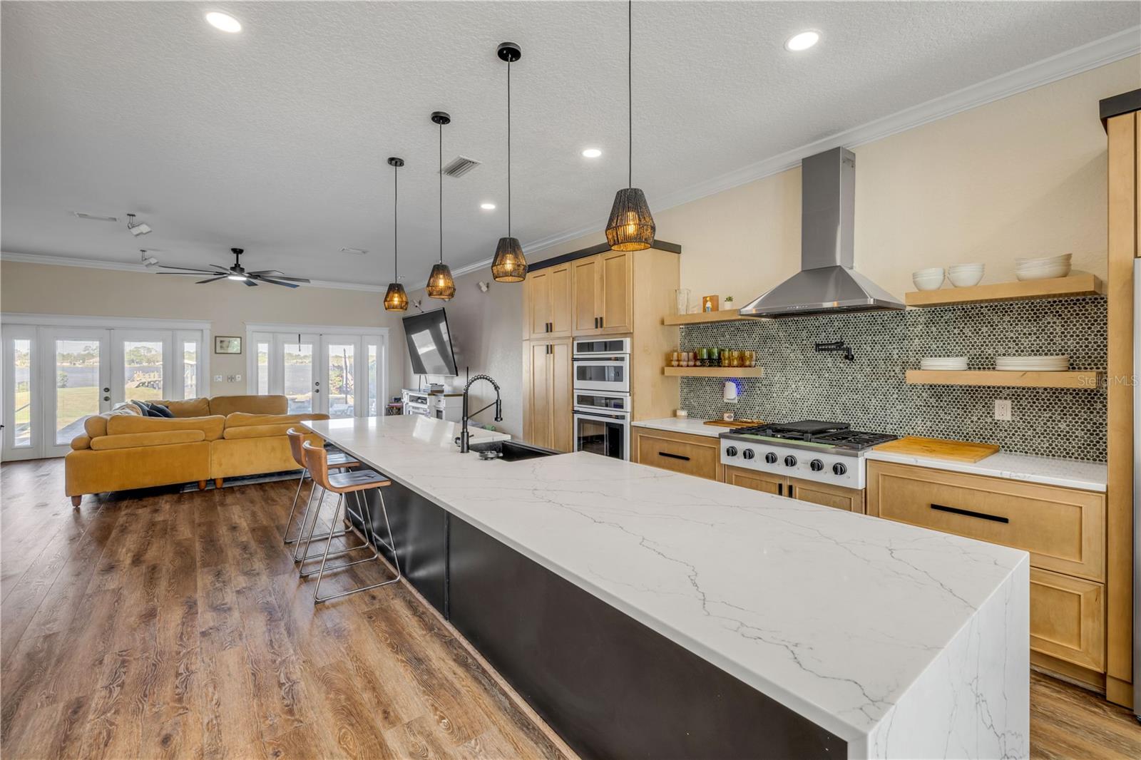 2718 SUNSET DR