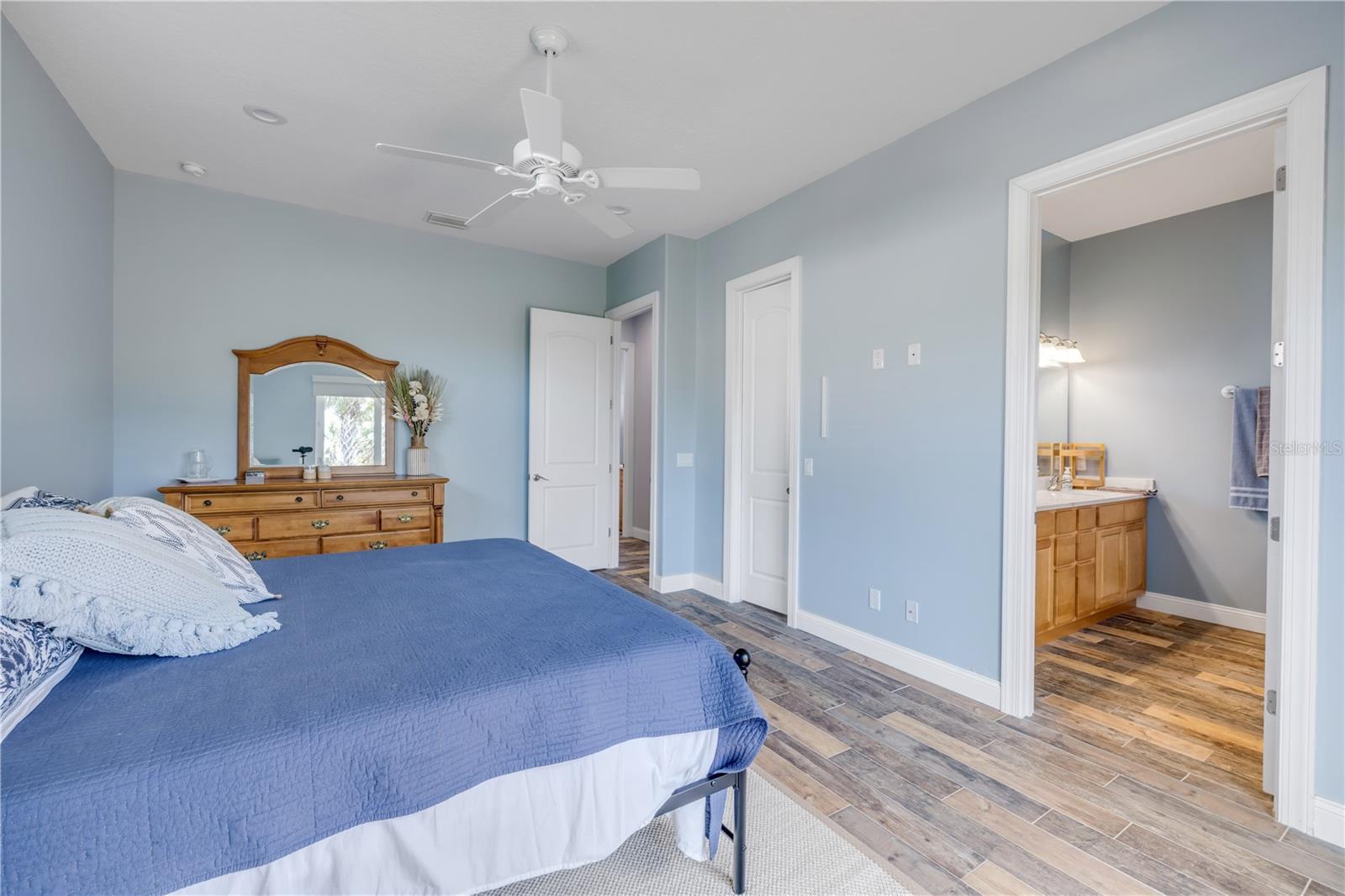 1804 SAXON DR