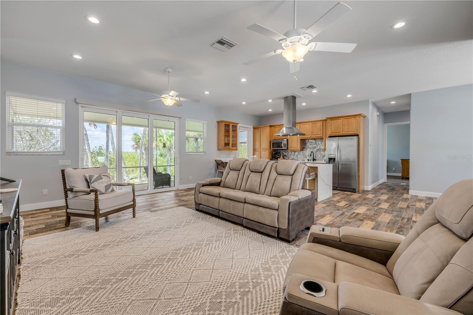 1804 SAXON DR
