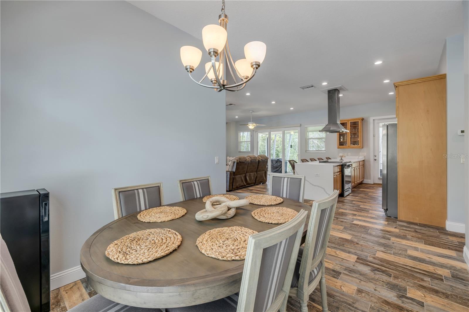 1804 SAXON DR