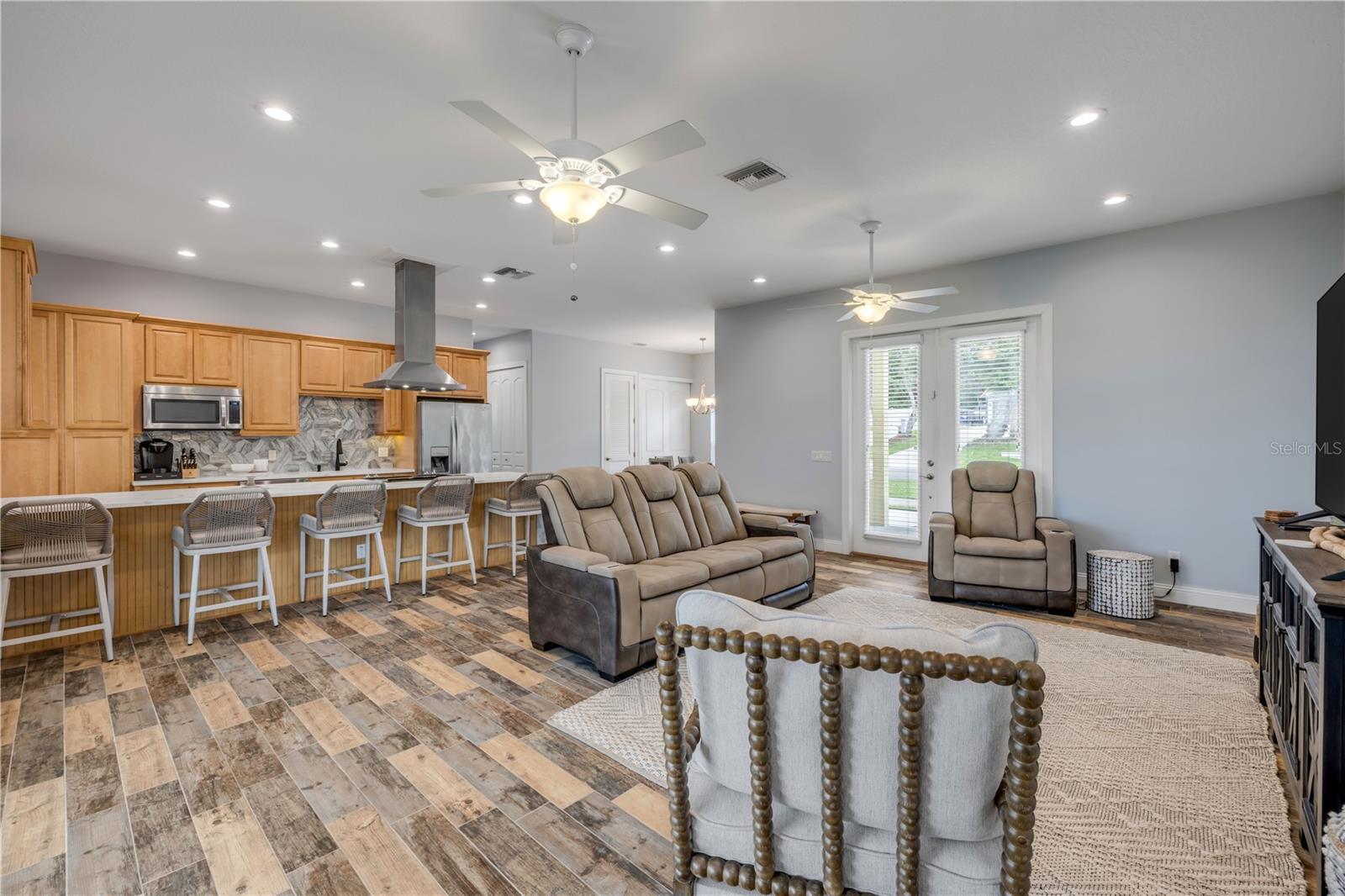 1804 SAXON DR