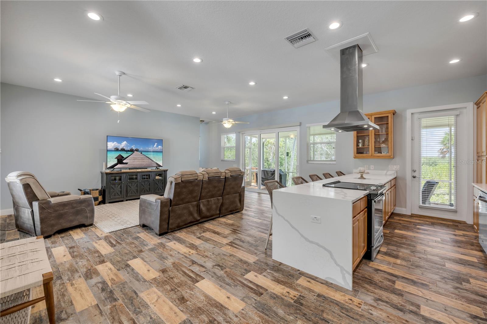 1804 SAXON DR