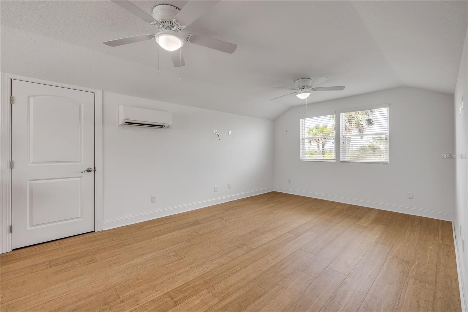 1804 SAXON DR