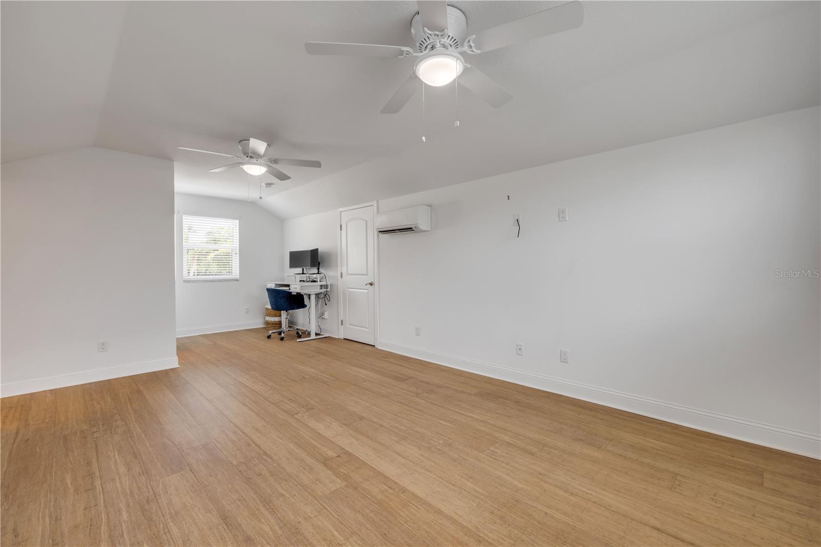 1804 SAXON DR