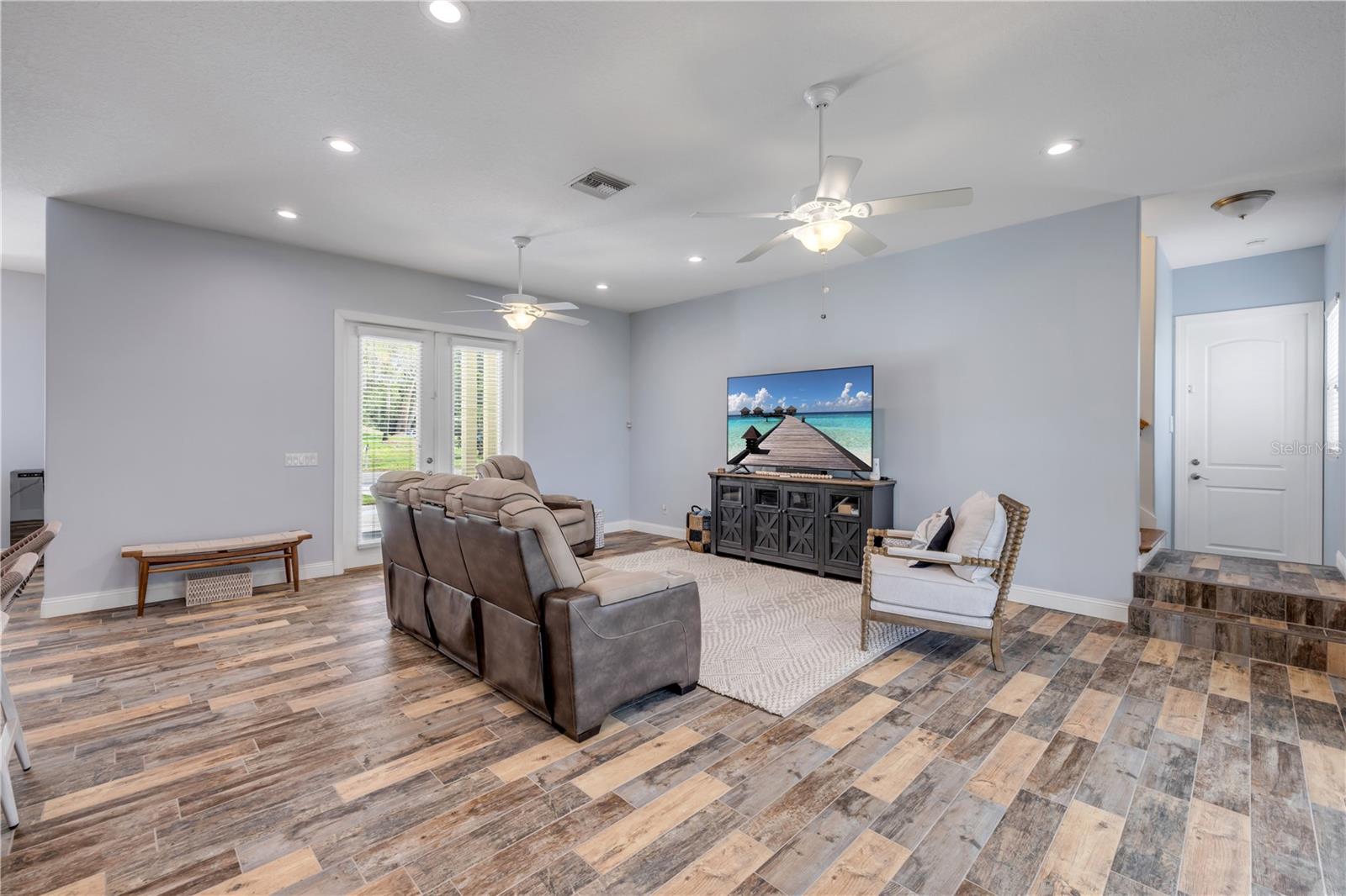 1804 SAXON DR