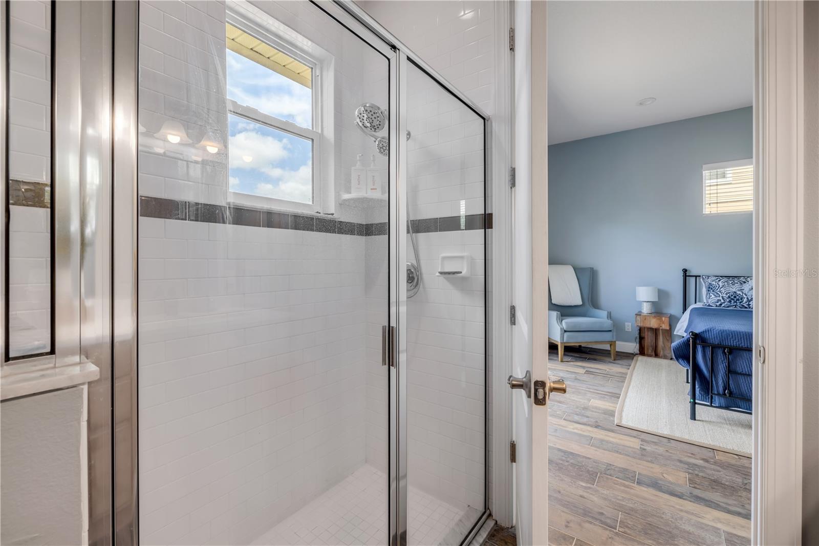 1804 SAXON DR
