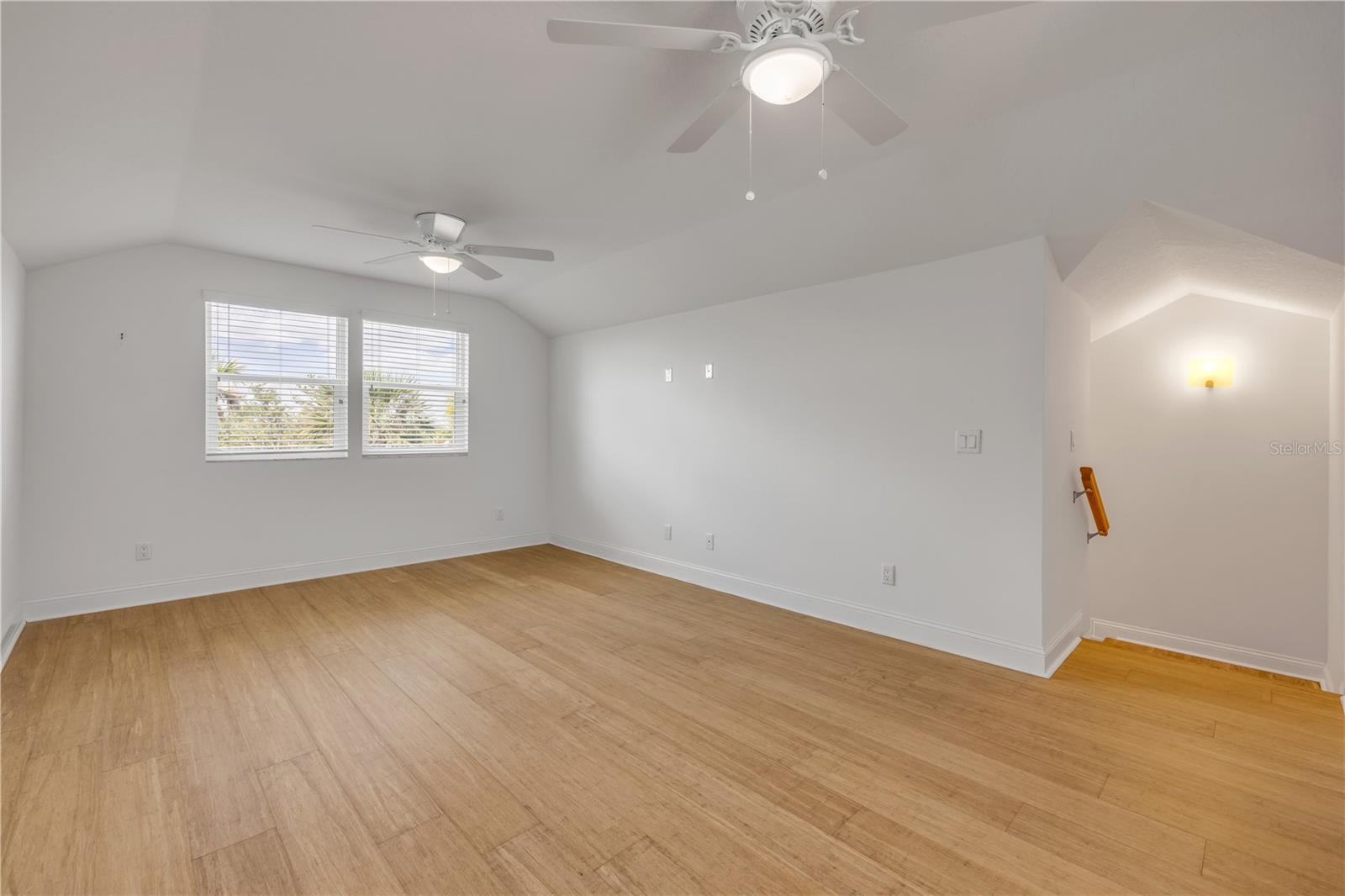 1804 SAXON DR
