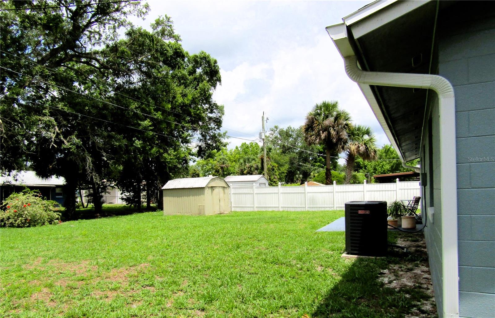 1920 TRAVELERS PALM DR