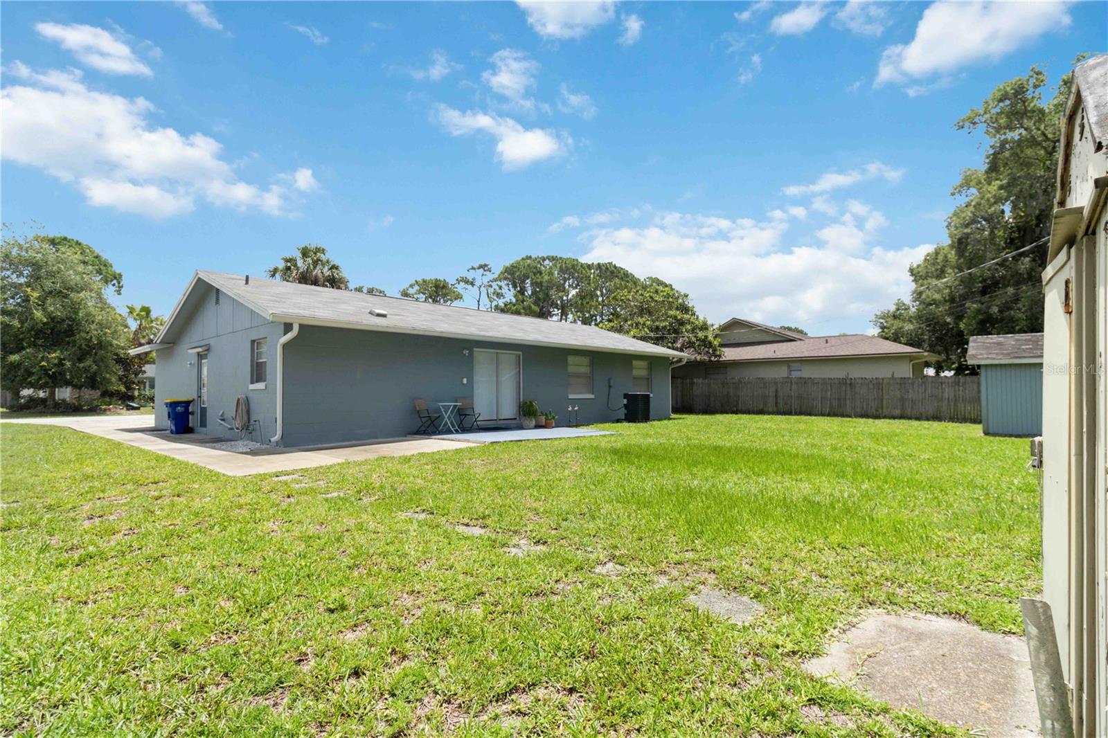 1920 TRAVELERS PALM DR