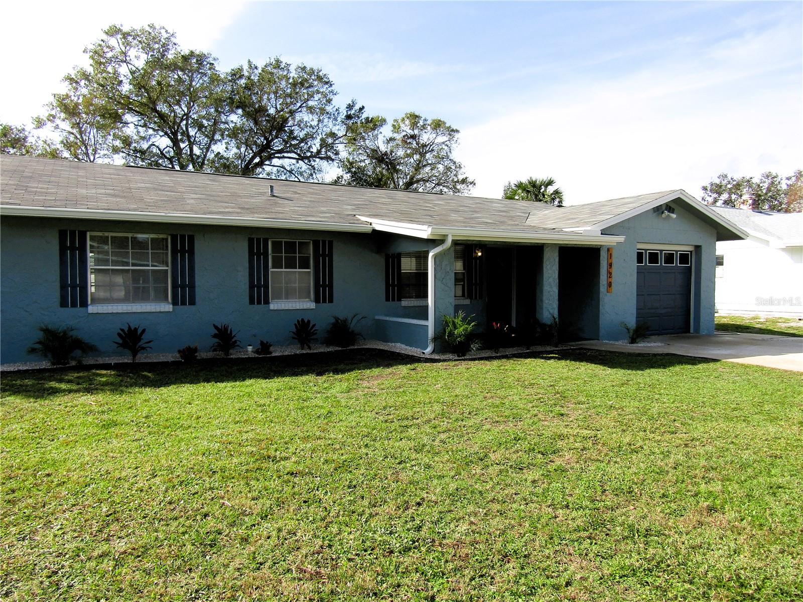 1920 TRAVELERS PALM DR