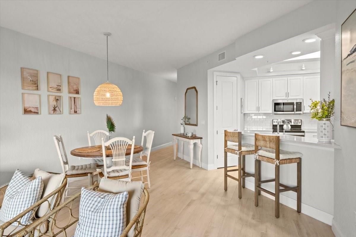 2 RIVERWALK DR #402