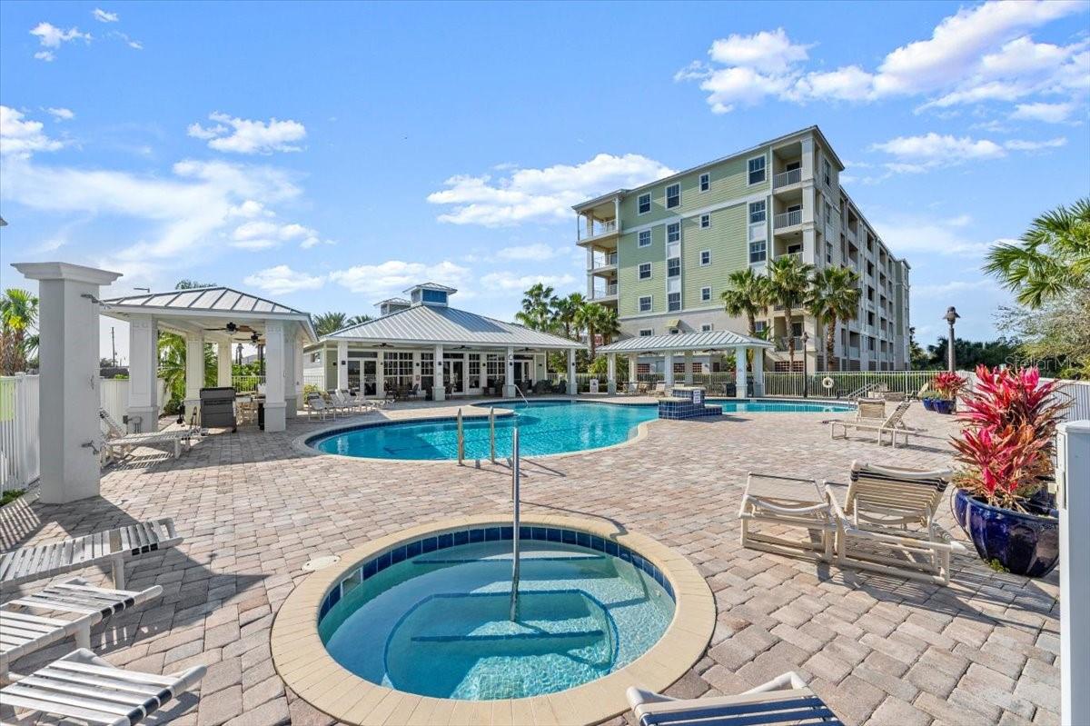 2 RIVERWALK DR #402