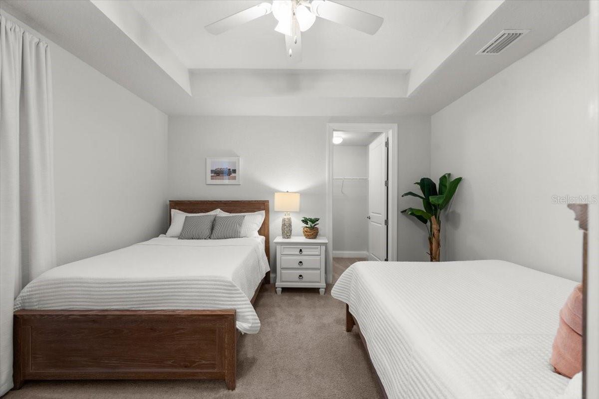 2 RIVERWALK DR #402