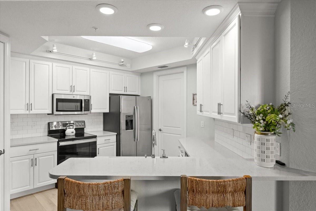 2 RIVERWALK DR #402