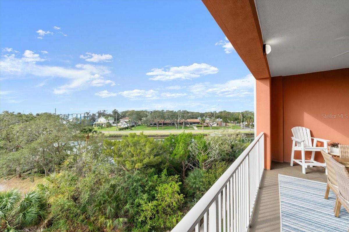 2 RIVERWALK DR #402