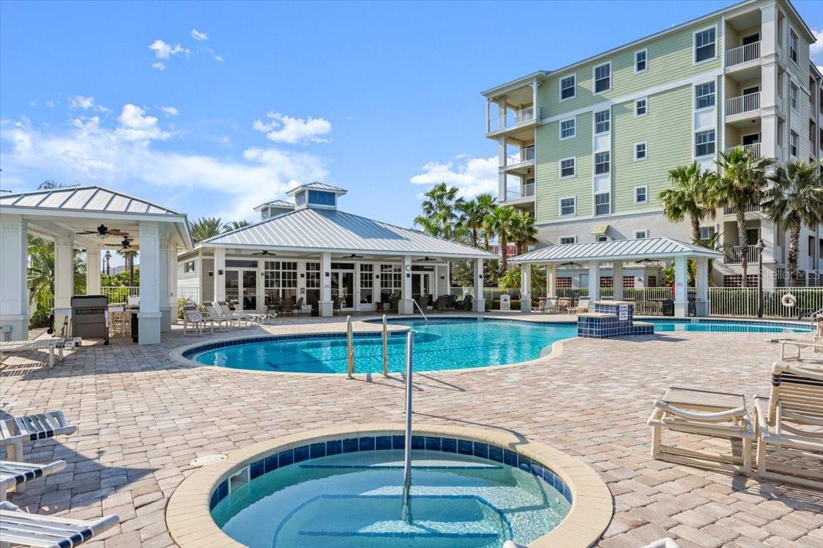 2 RIVERWALK DR #402