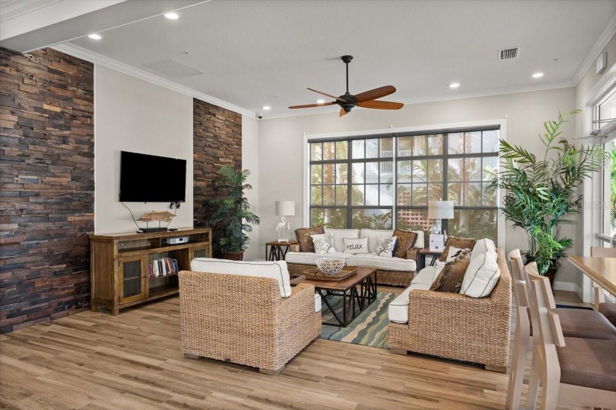 2 RIVERWALK DR #402