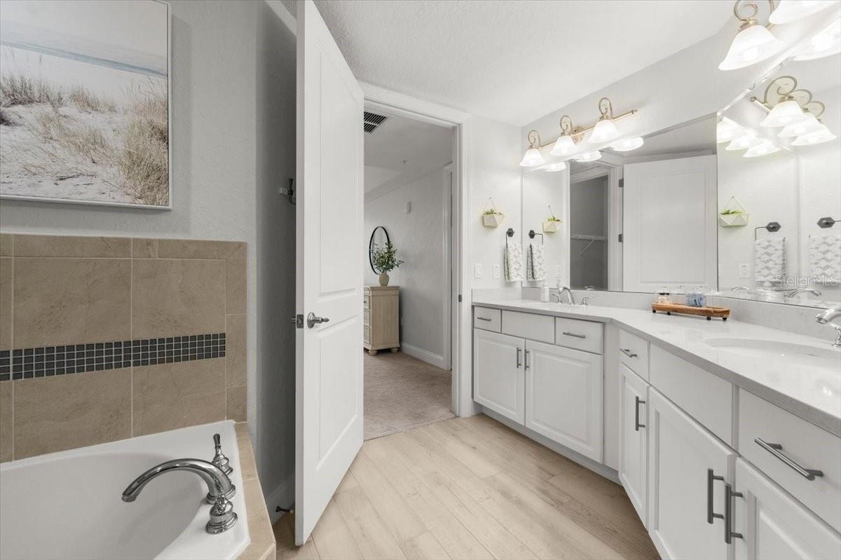 2 RIVERWALK DR #402