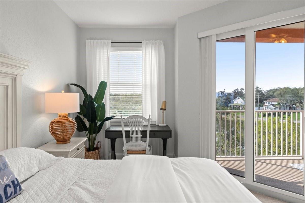 2 RIVERWALK DR #402