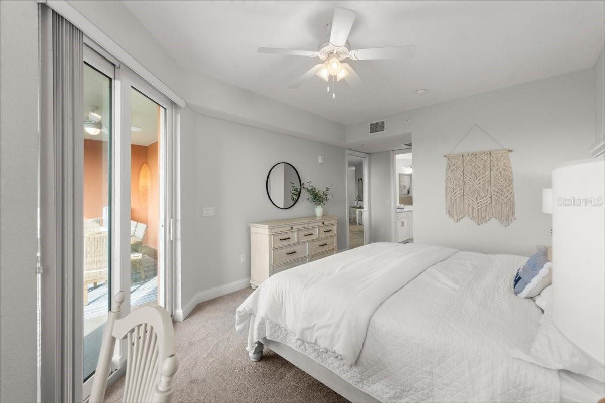 2 RIVERWALK DR #402