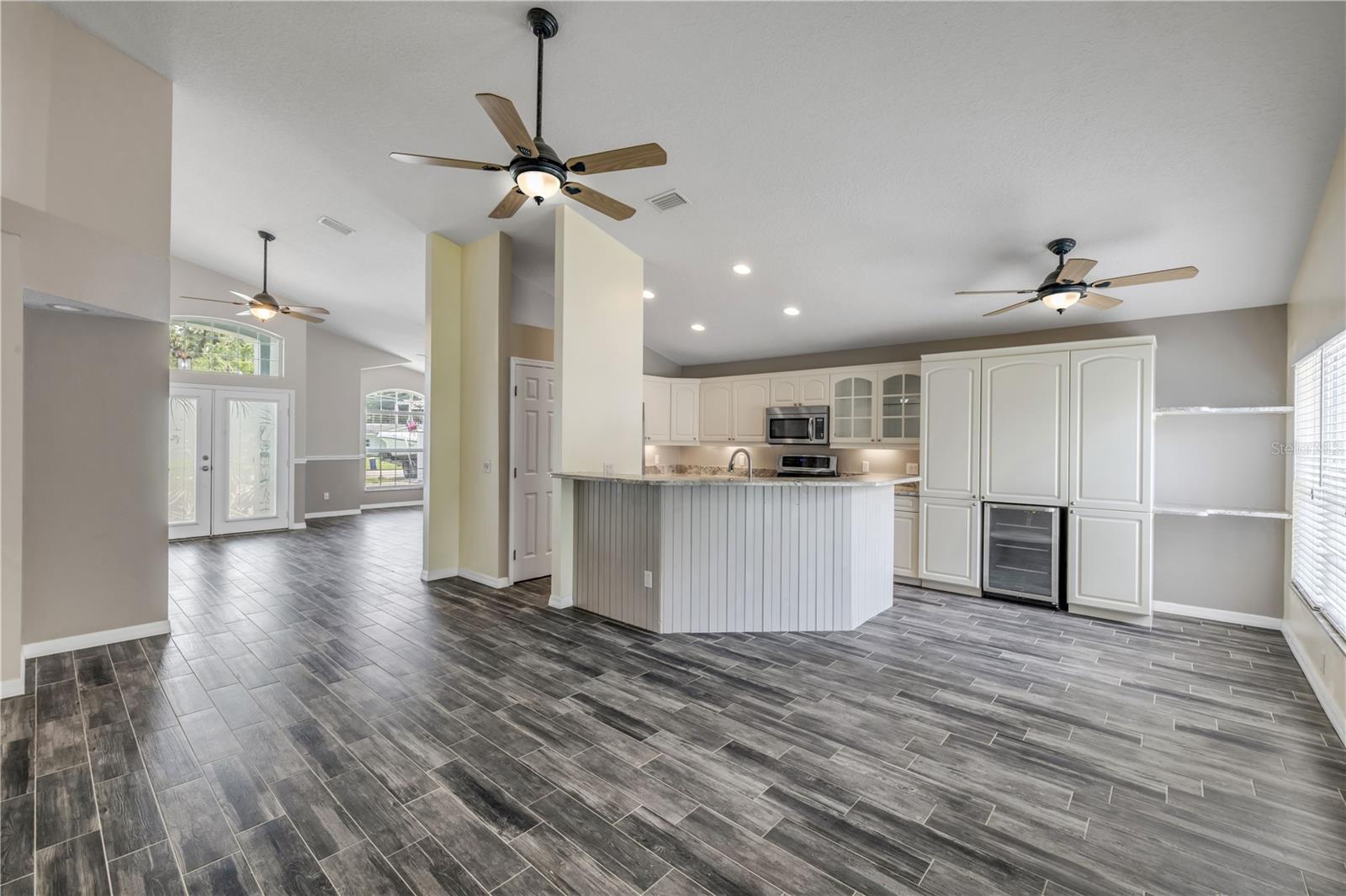 2243 DAVIS DR