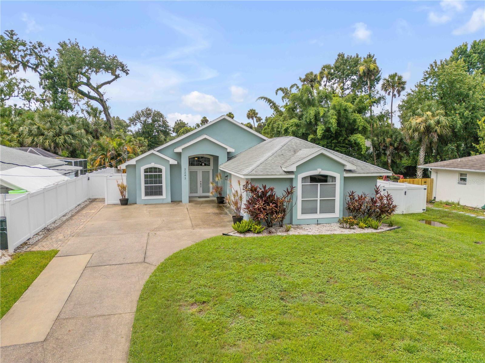 2243 DAVIS DR