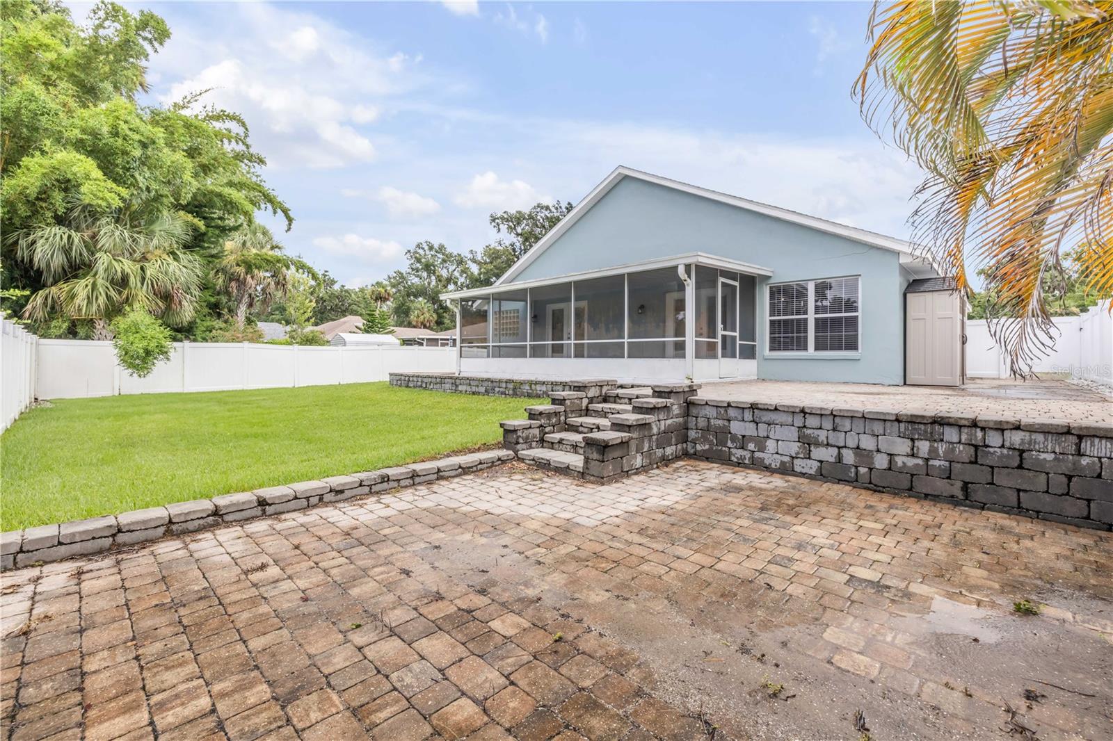 2243 DAVIS DR