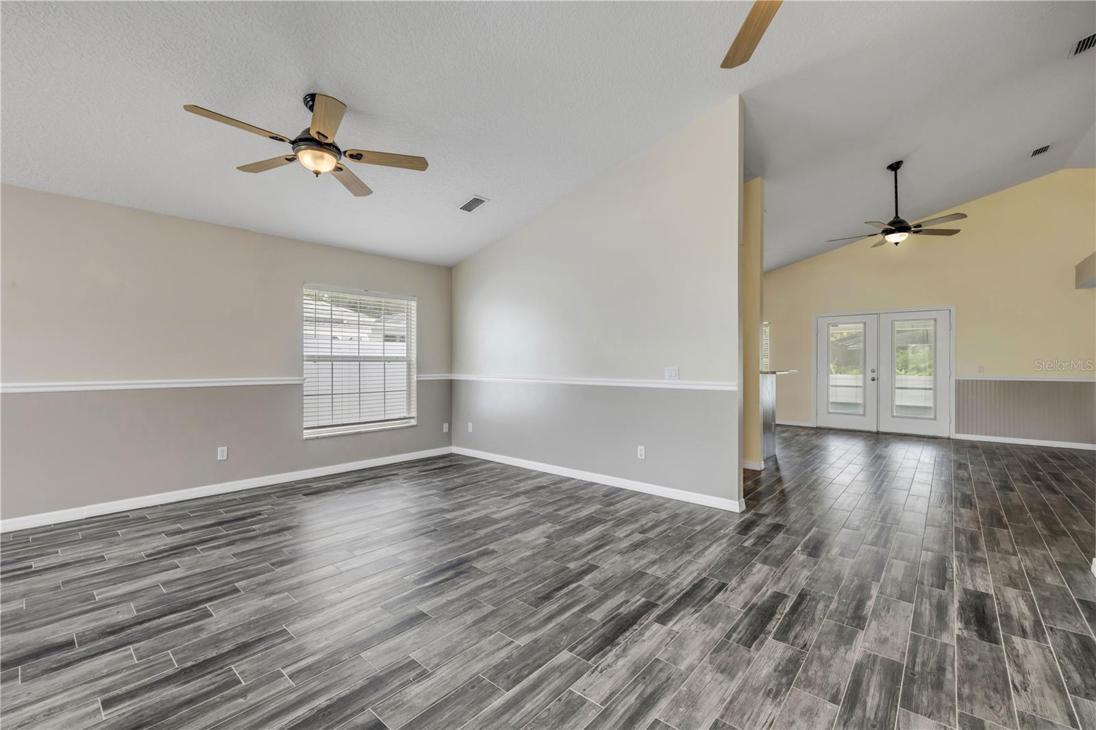 2243 DAVIS DR