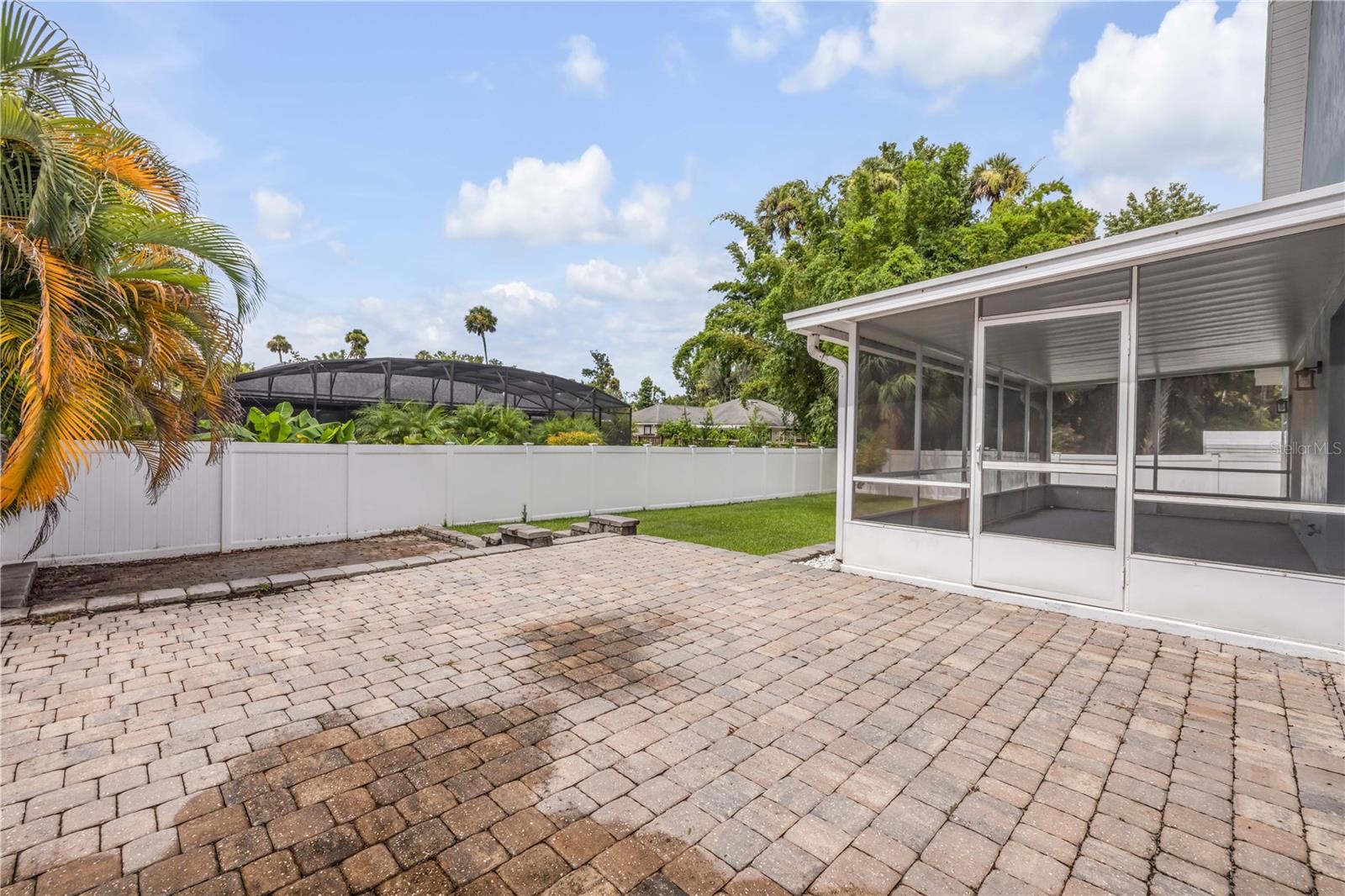2243 DAVIS DR