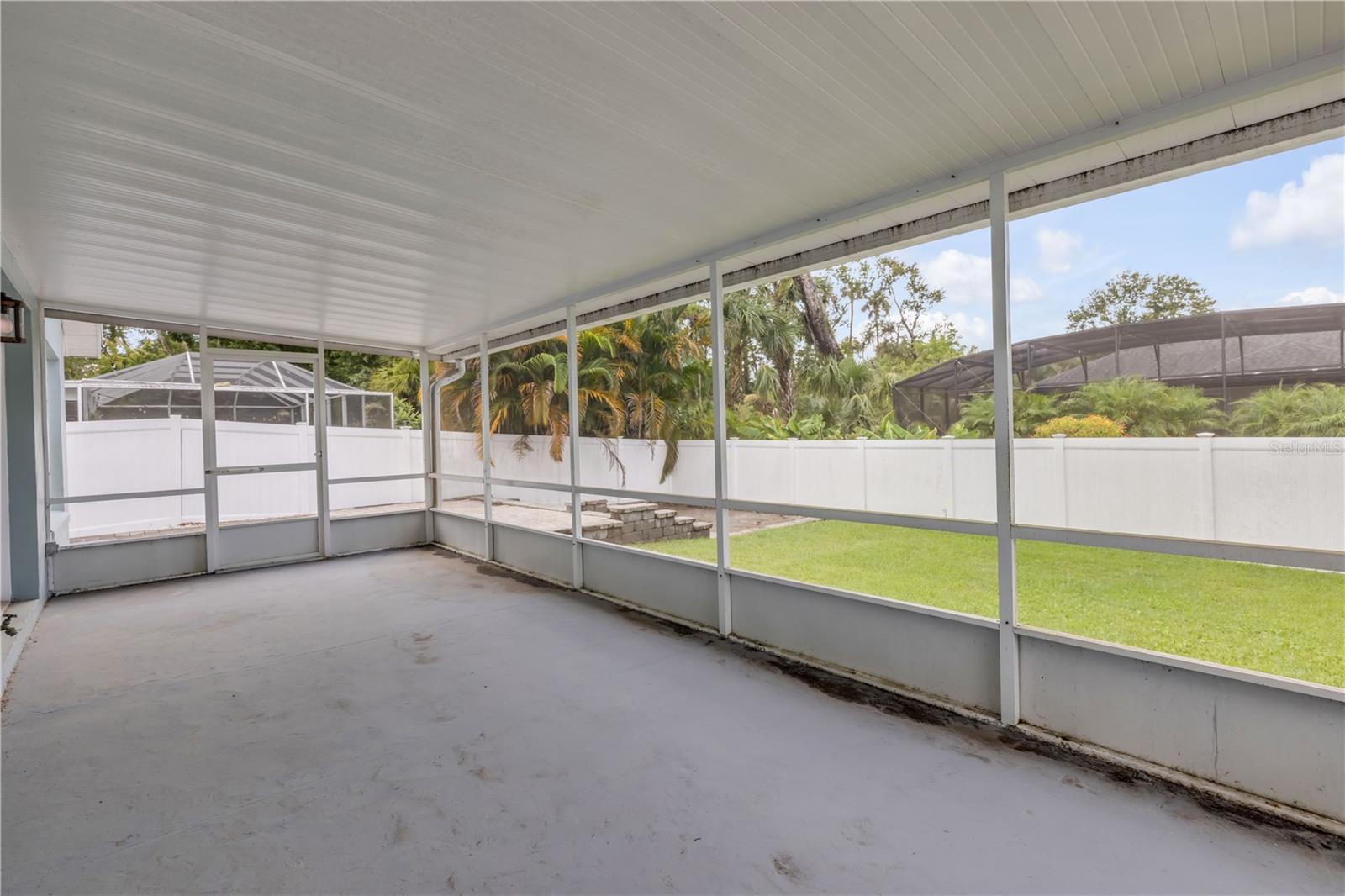 2243 DAVIS DR