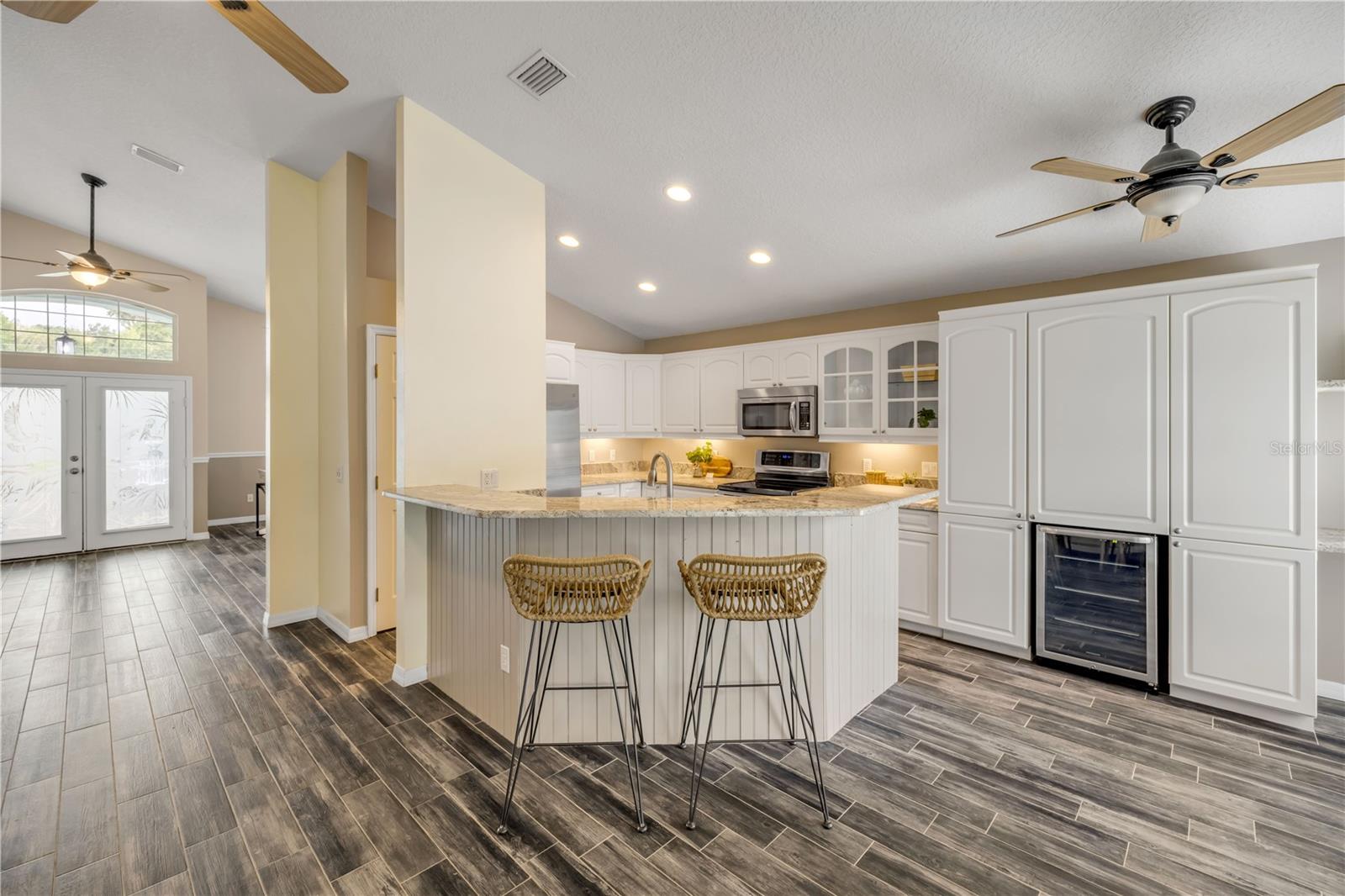 2243 DAVIS DR