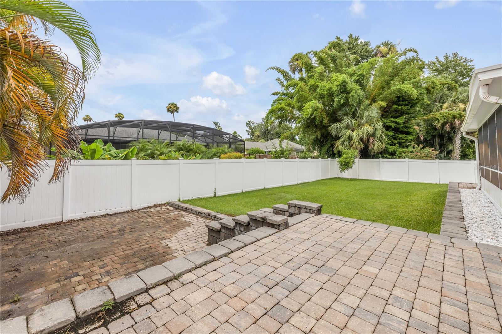 2243 DAVIS DR
