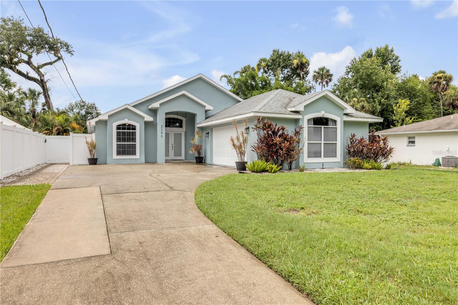 2243 DAVIS DR