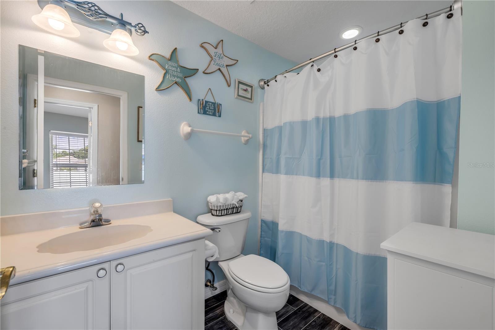 2243 DAVIS DR