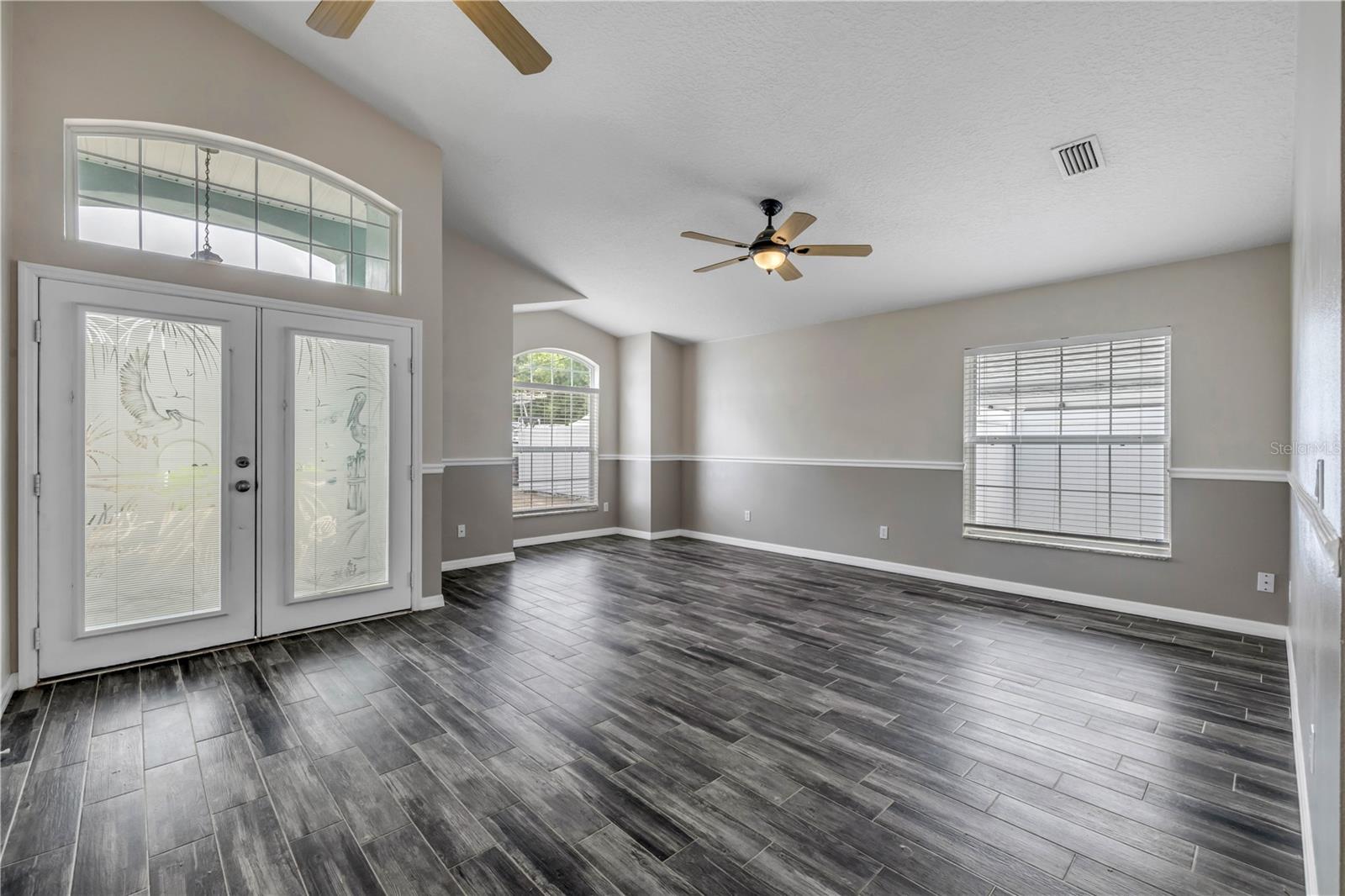 2243 DAVIS DR