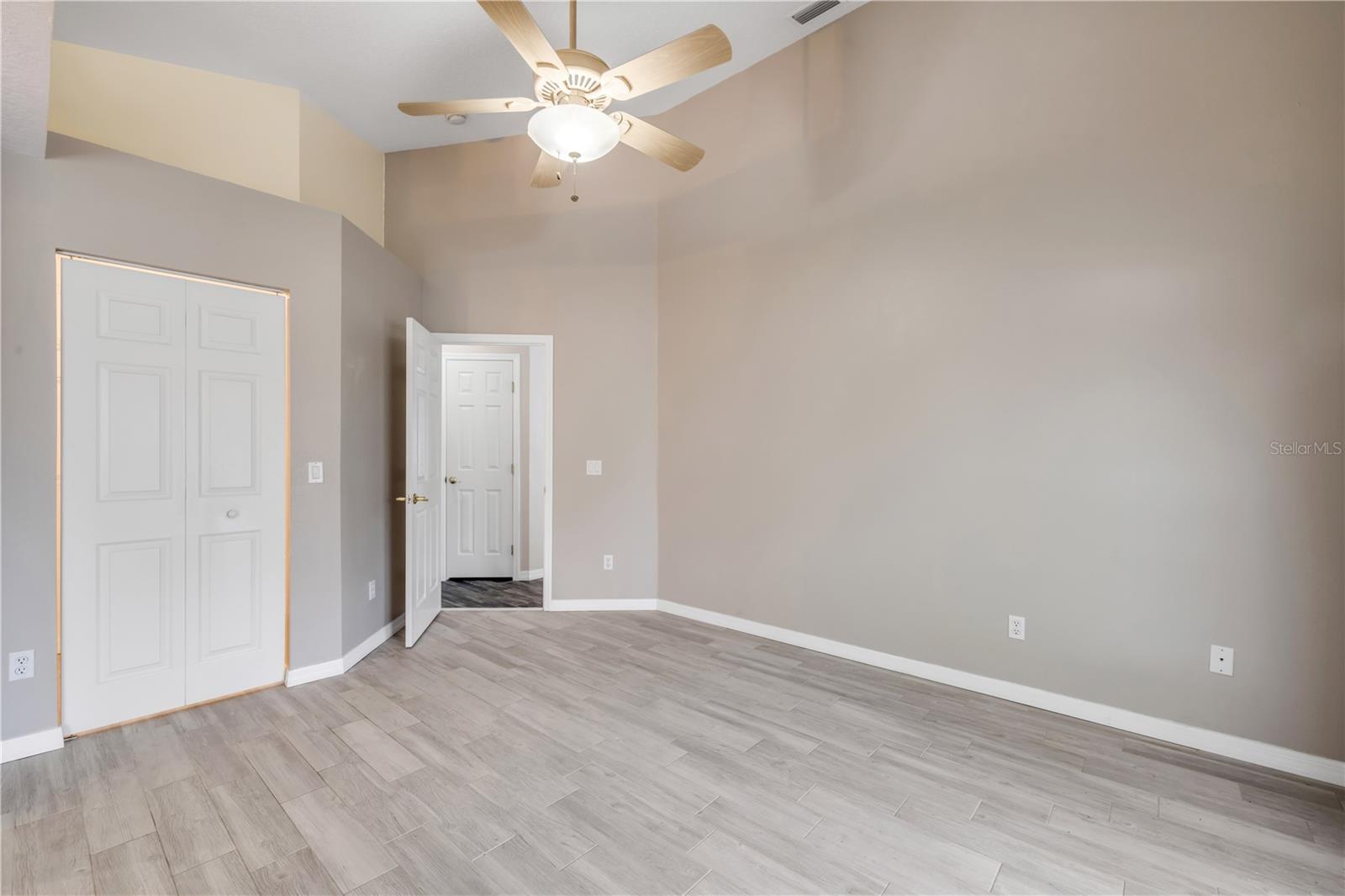 2243 DAVIS DR