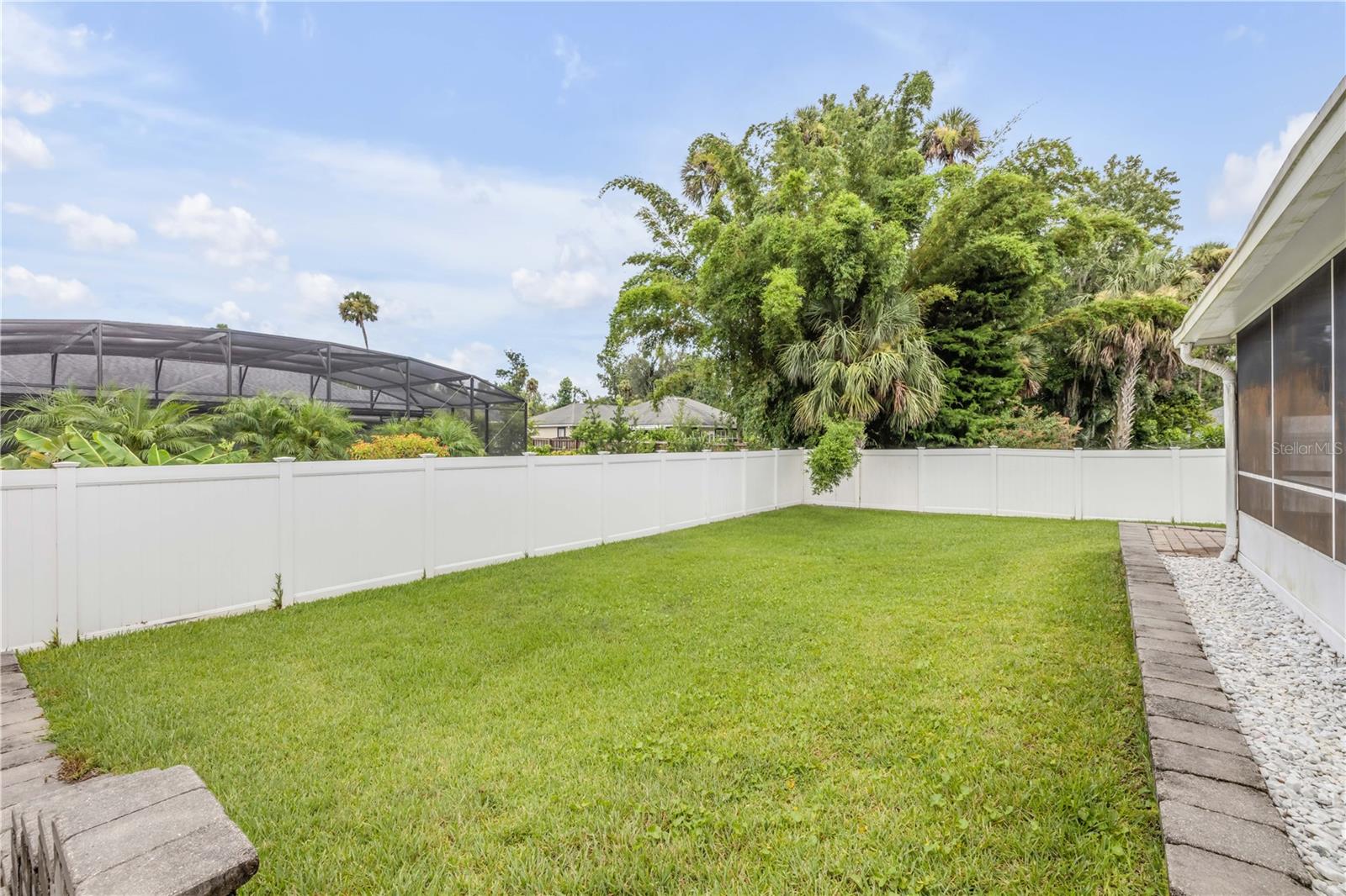 2243 DAVIS DR