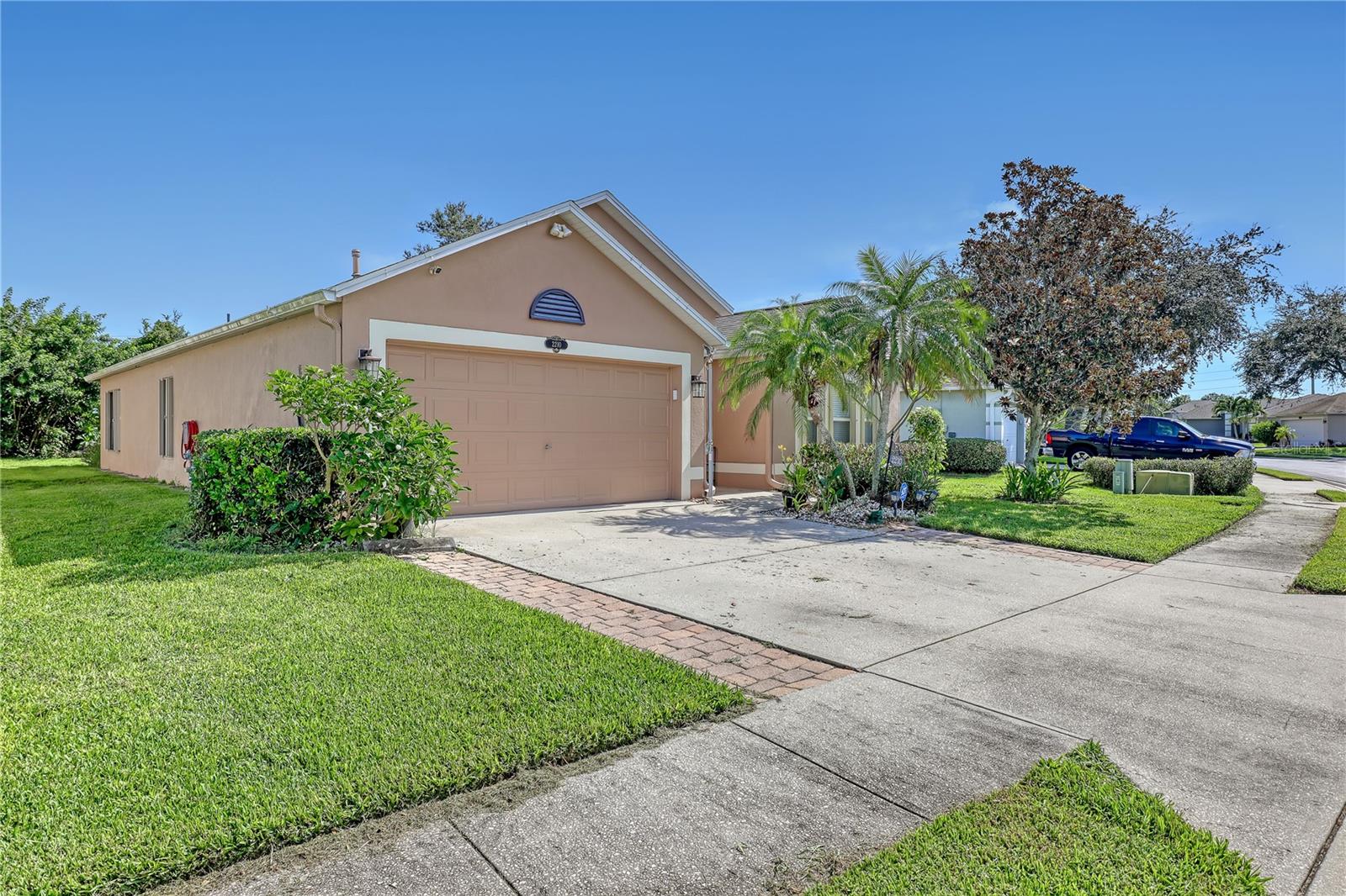 2210 SPRING CREEK CIR NE