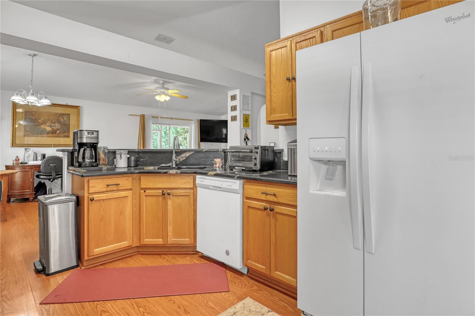2210 SPRING CREEK CIR NE
