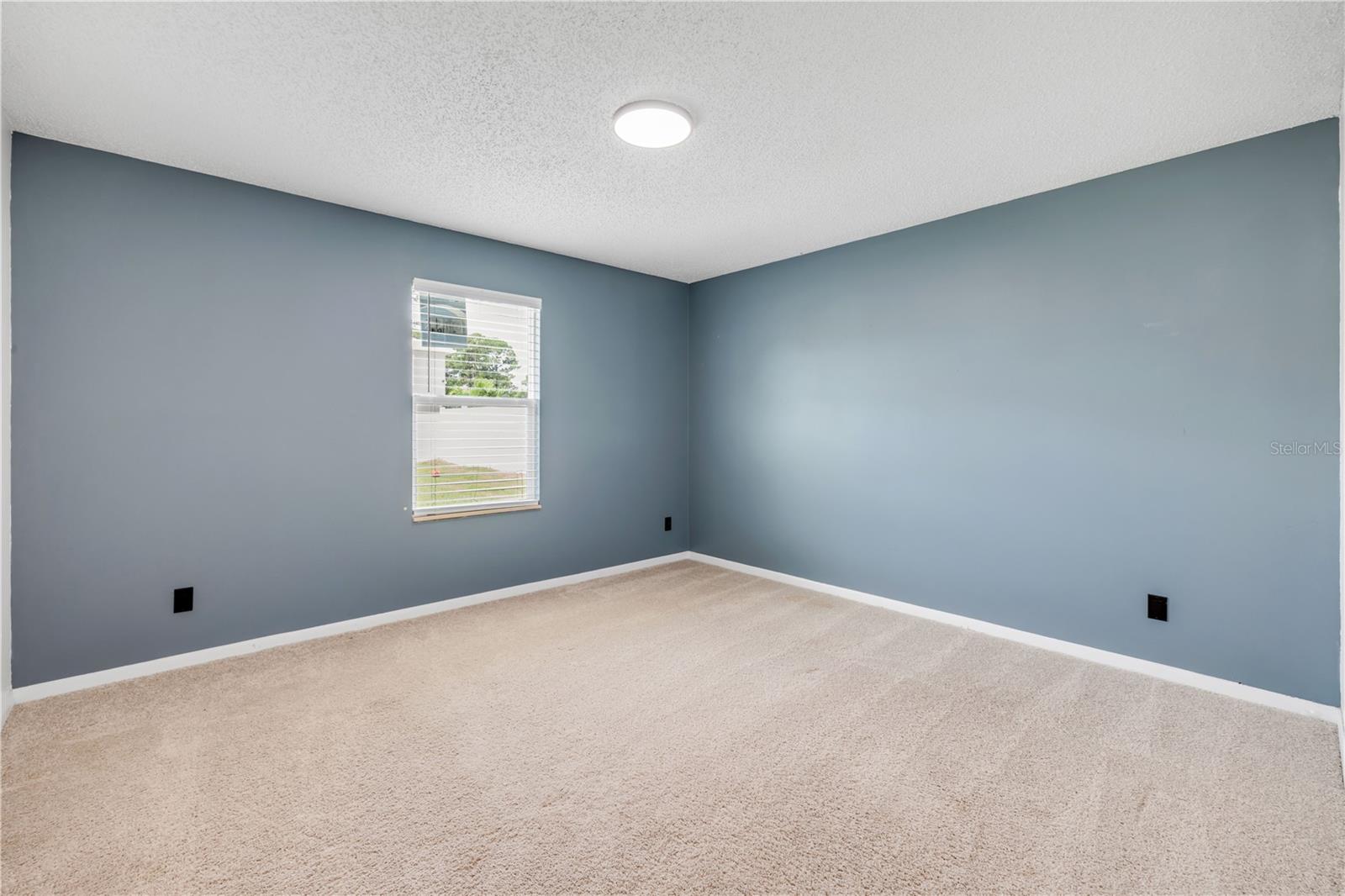 2726 EVERGREEN DR