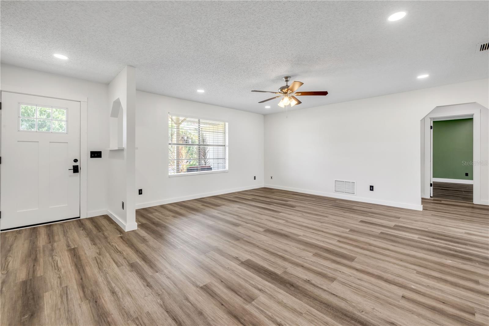2726 EVERGREEN DR