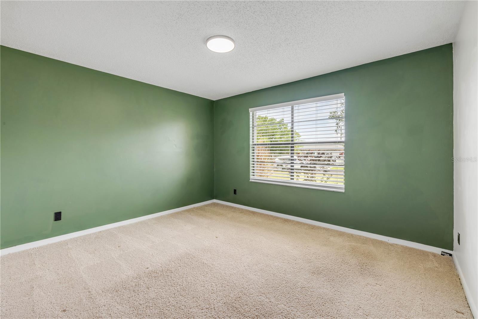 2726 EVERGREEN DR