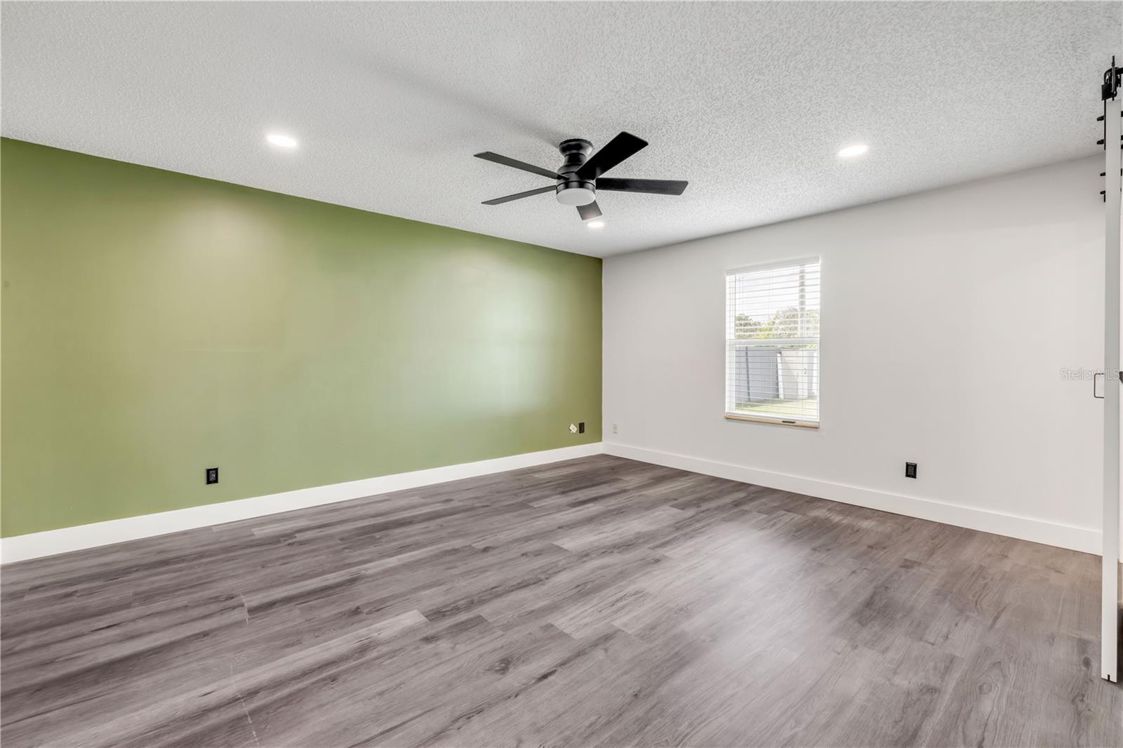 2726 EVERGREEN DR