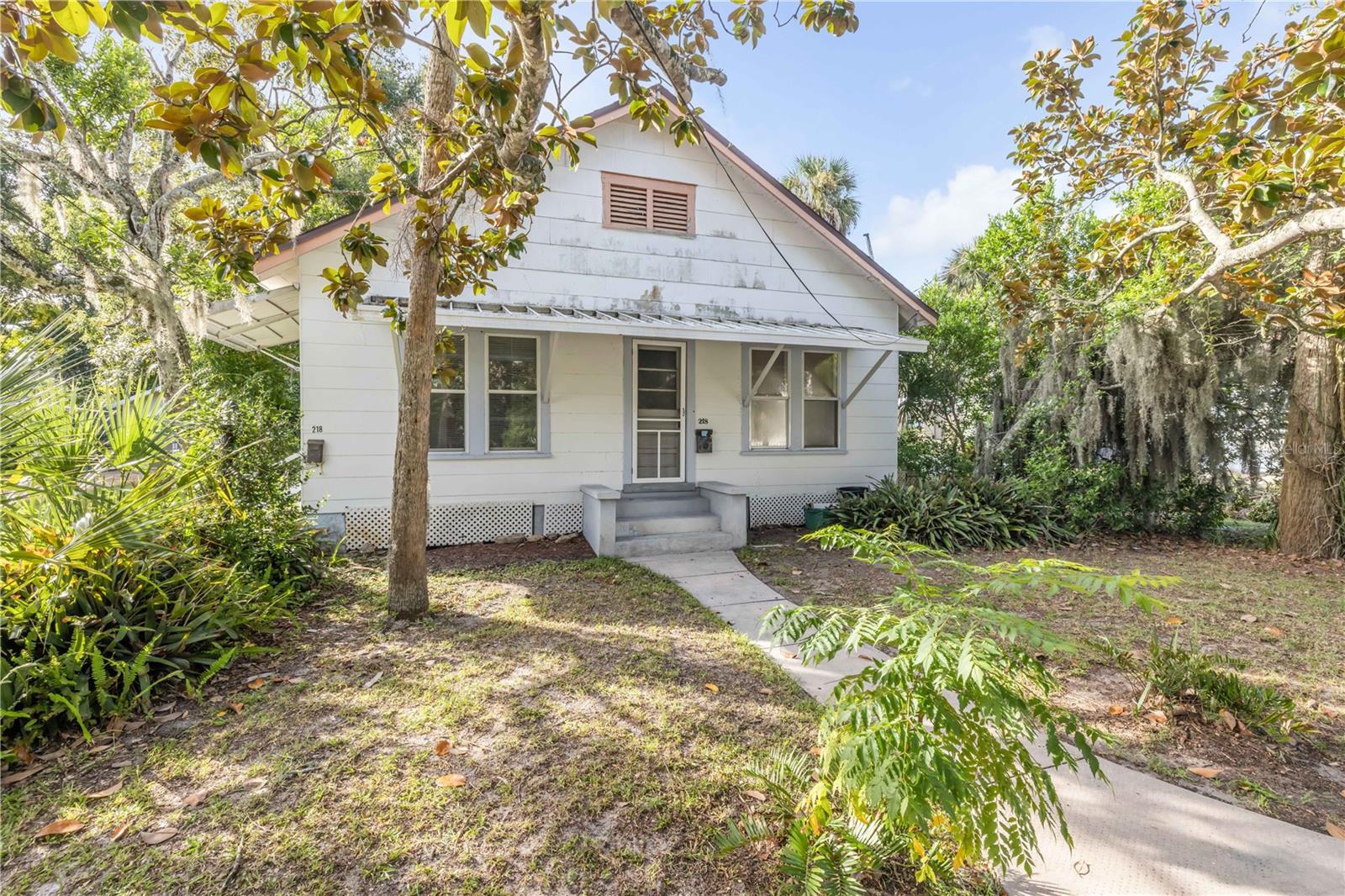218 MARY AVE