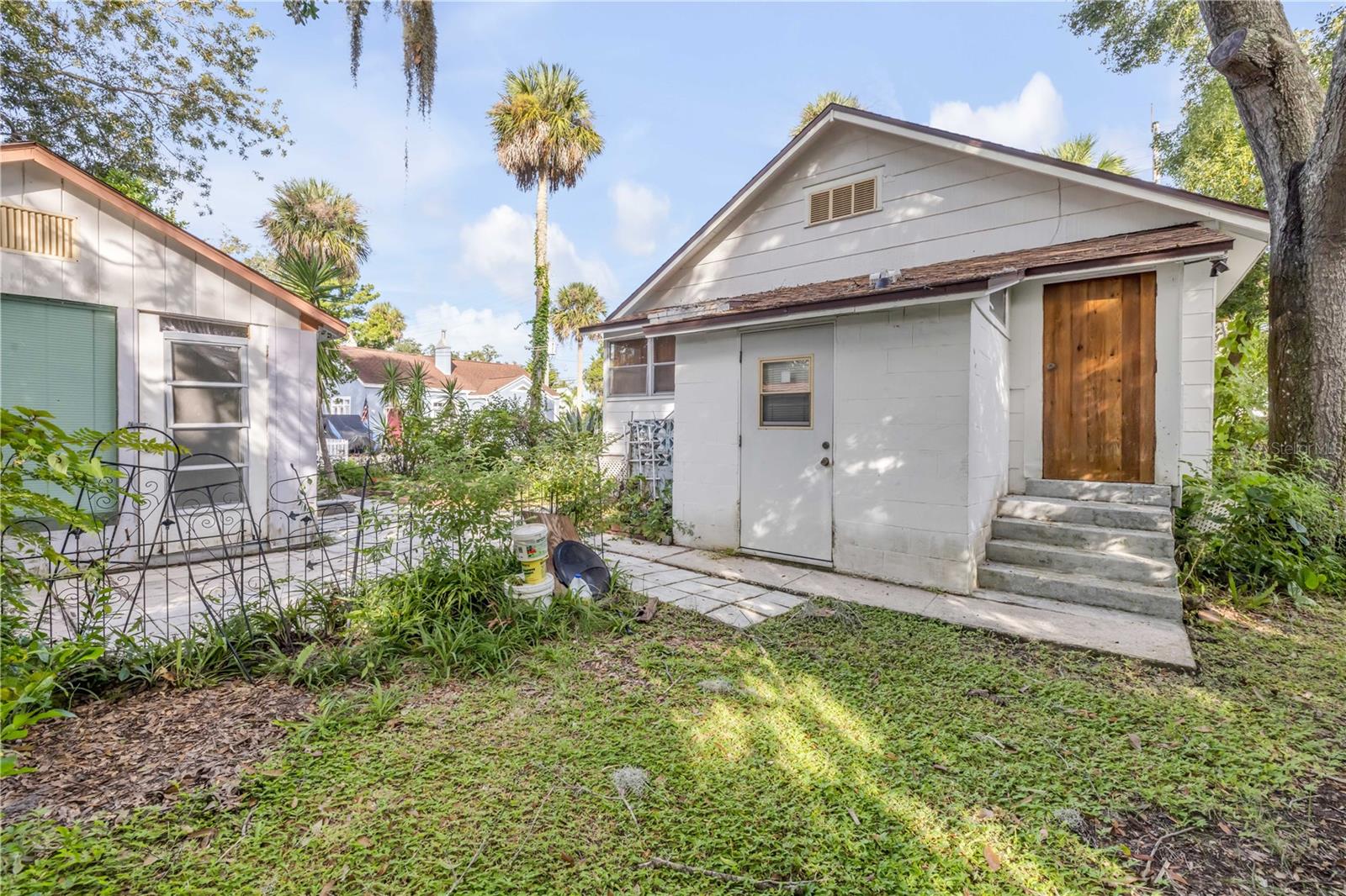 218 MARY AVE