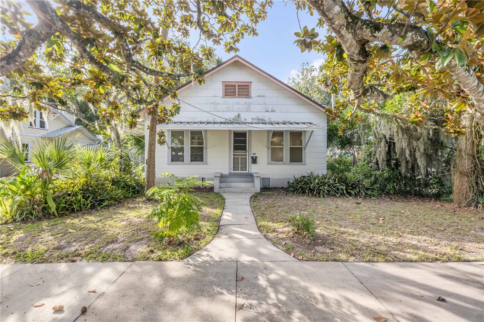 218 MARY AVE