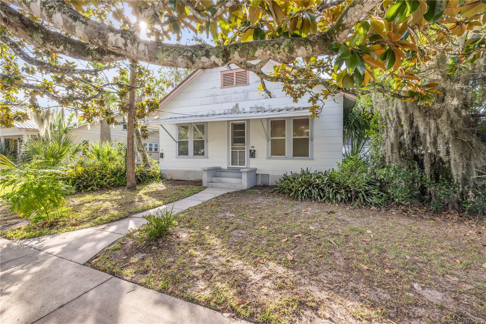218 MARY AVE